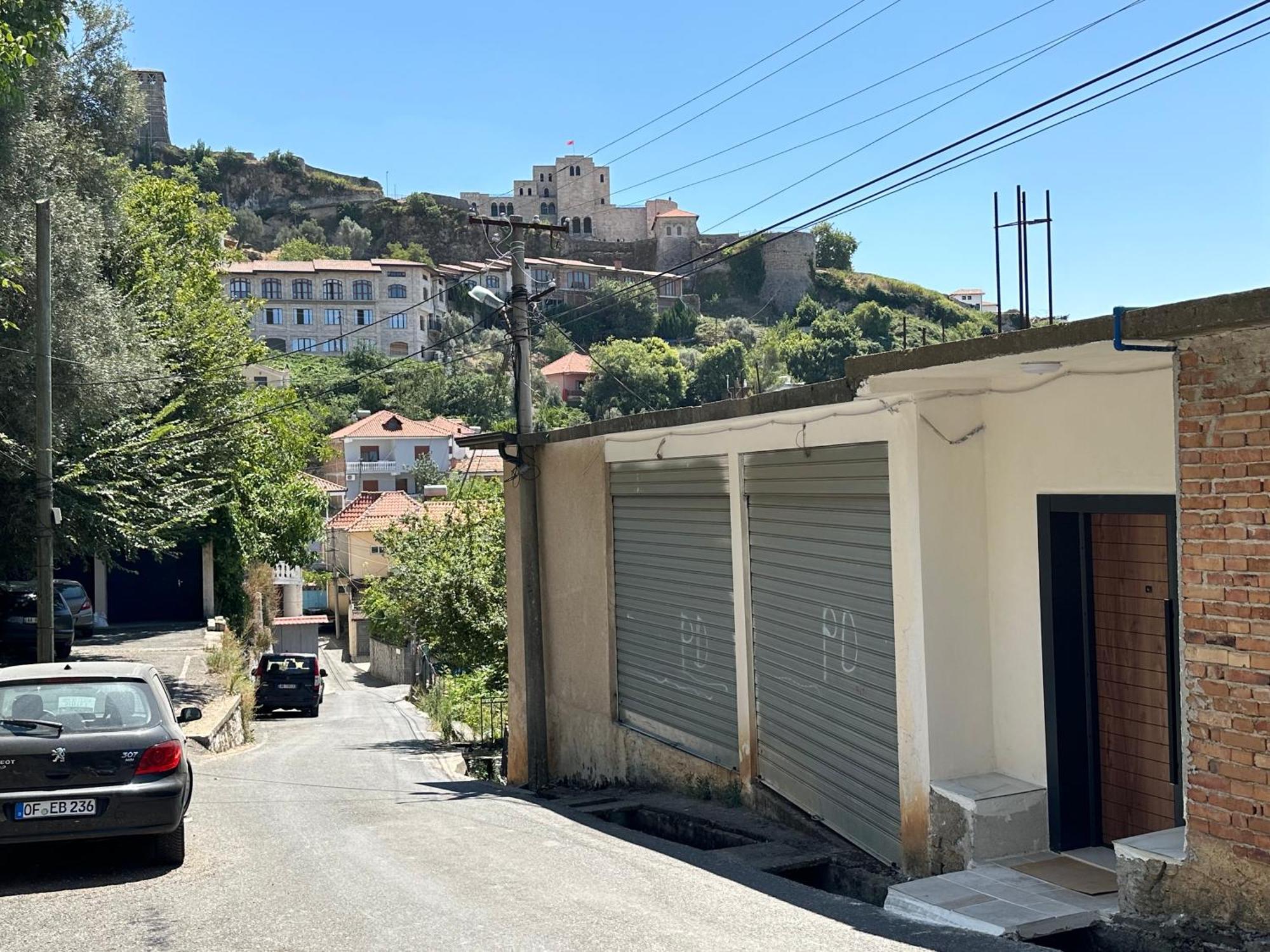 Guni Inn Krujë Exterior foto